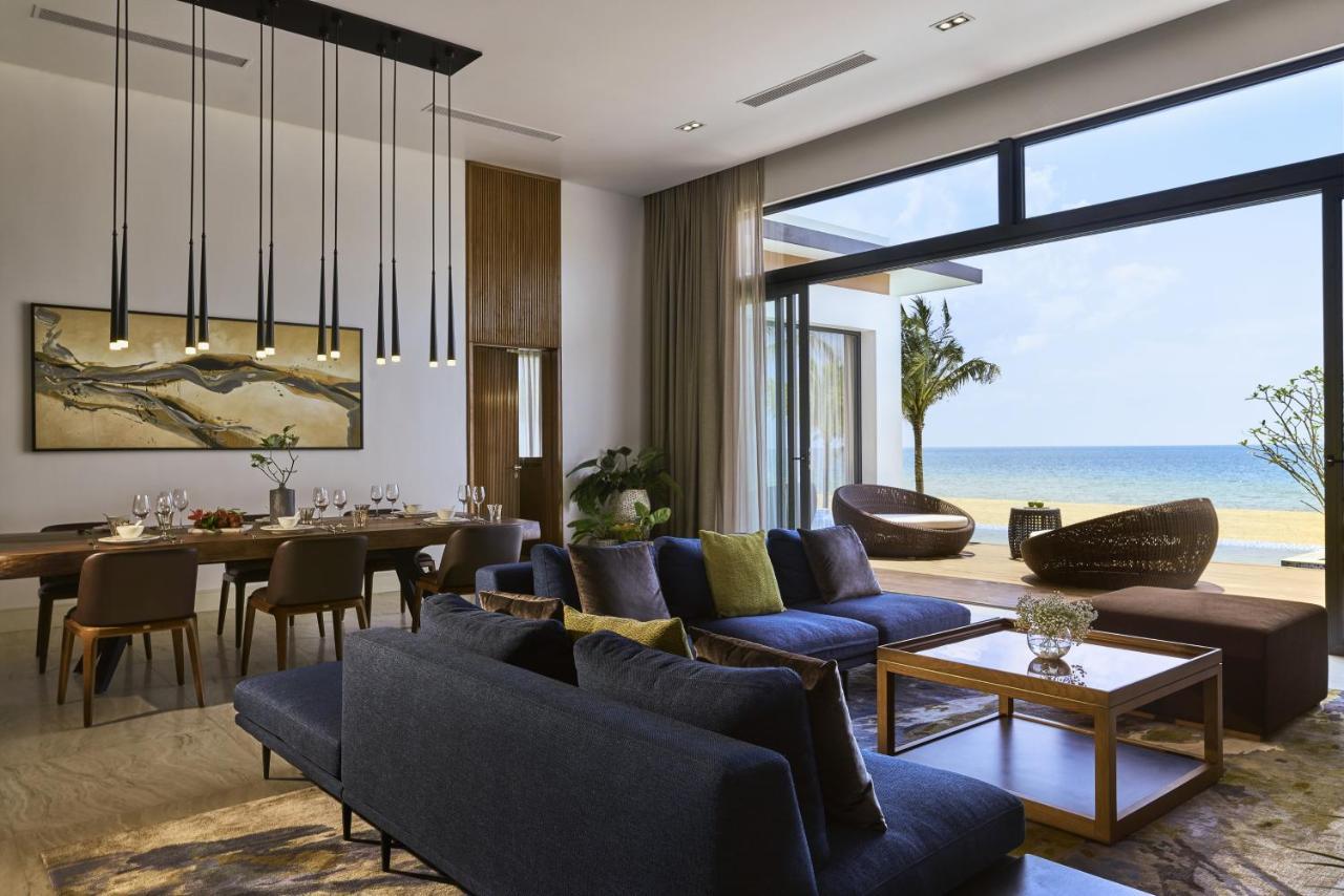 Moevenpick Villas & Residences دونغ دونغ المظهر الخارجي الصورة The interior of a villa at the resort